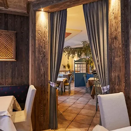 Hotel Dolomit Boutique 3*